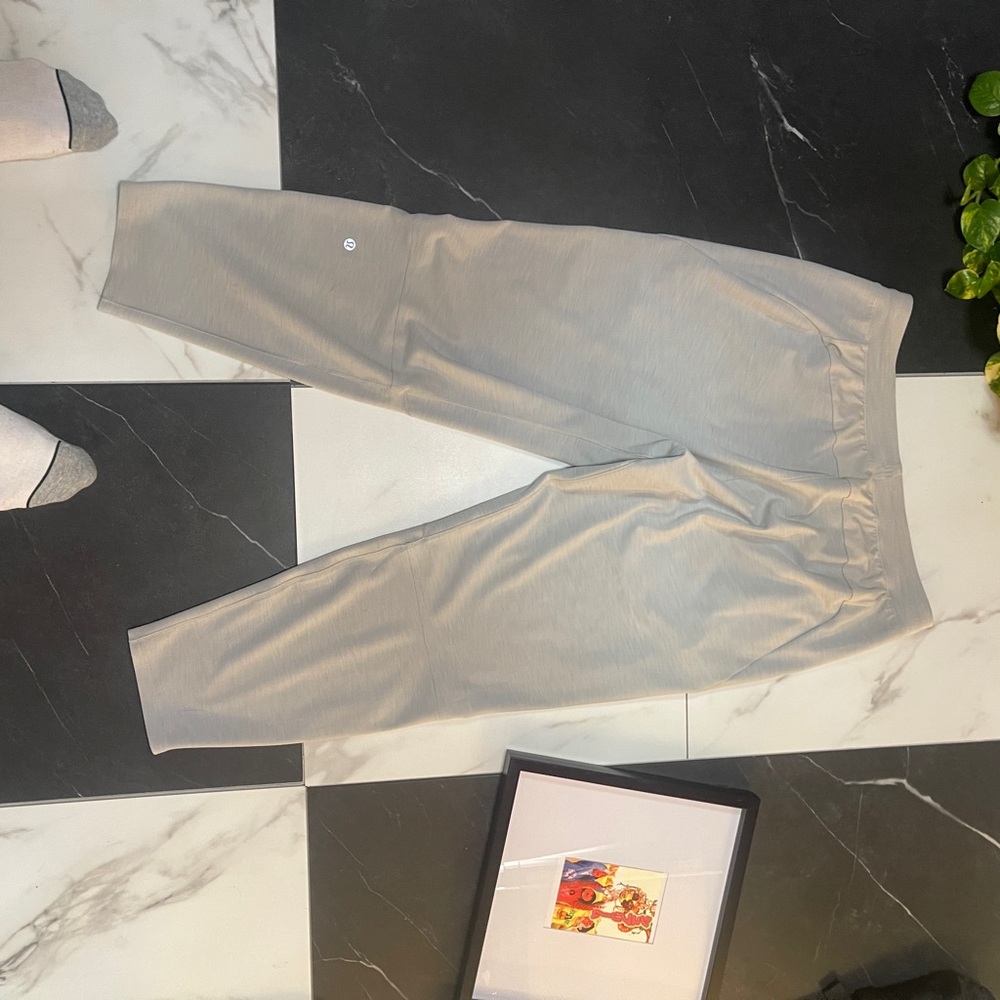 Men's Lululemon Balancer Woven Relaxed Fit Pant in Vapor
